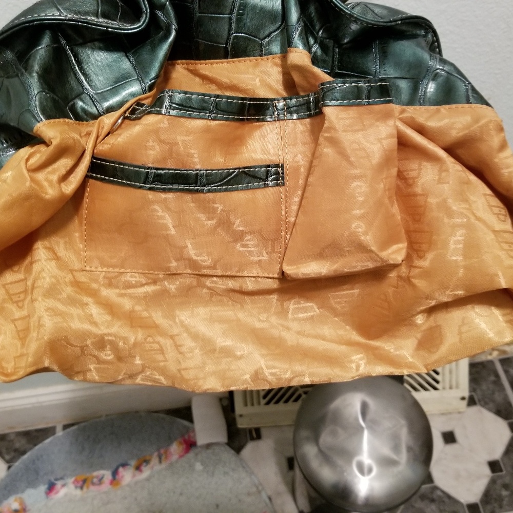 Handbag - Picture 6 of 6